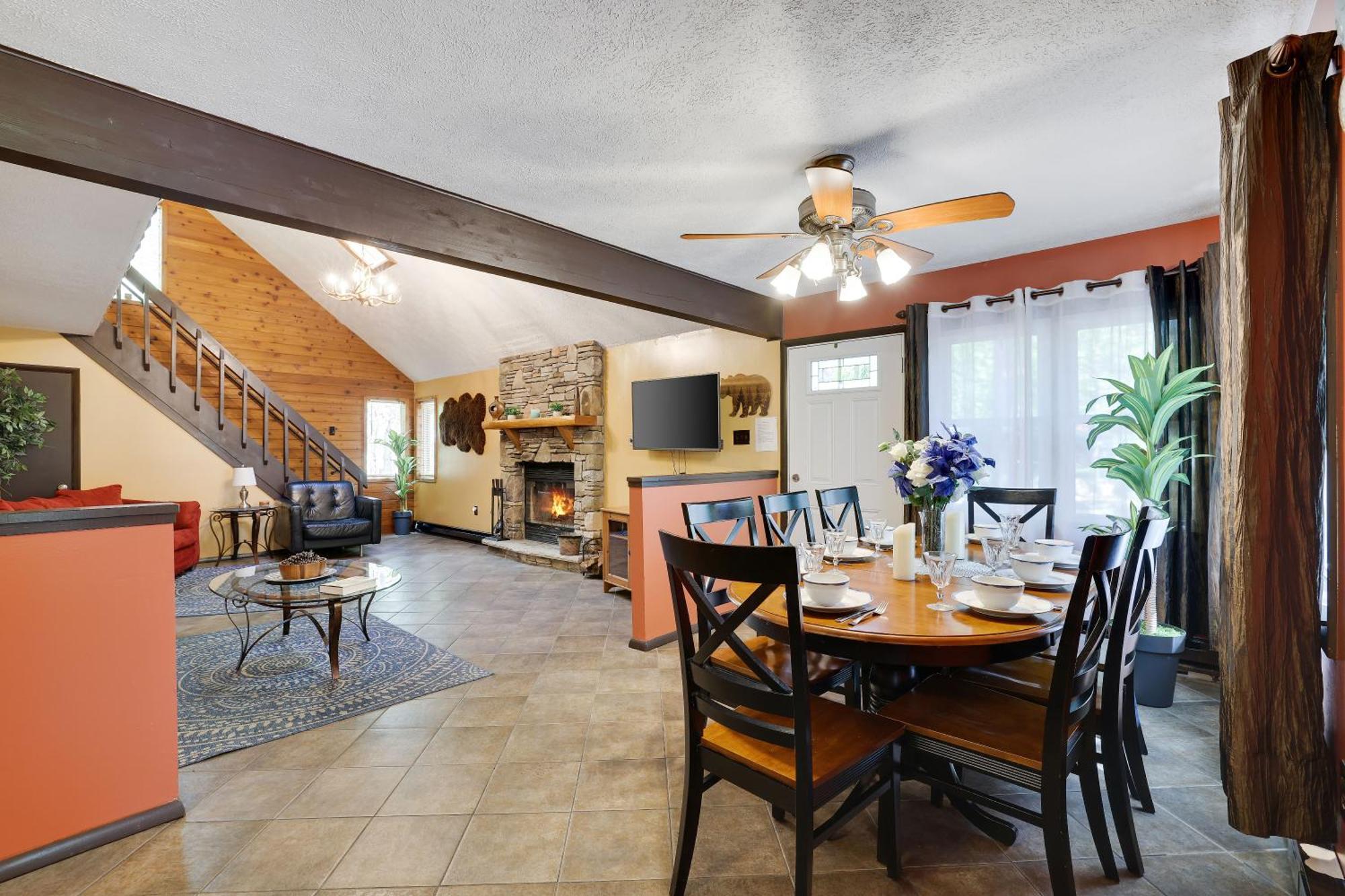 Tobyhanna Chalet Renovated Near Casino, Camelback , Kalahari 4Bdrms Firepit Hot Tub Game Room מראה חיצוני תמונה