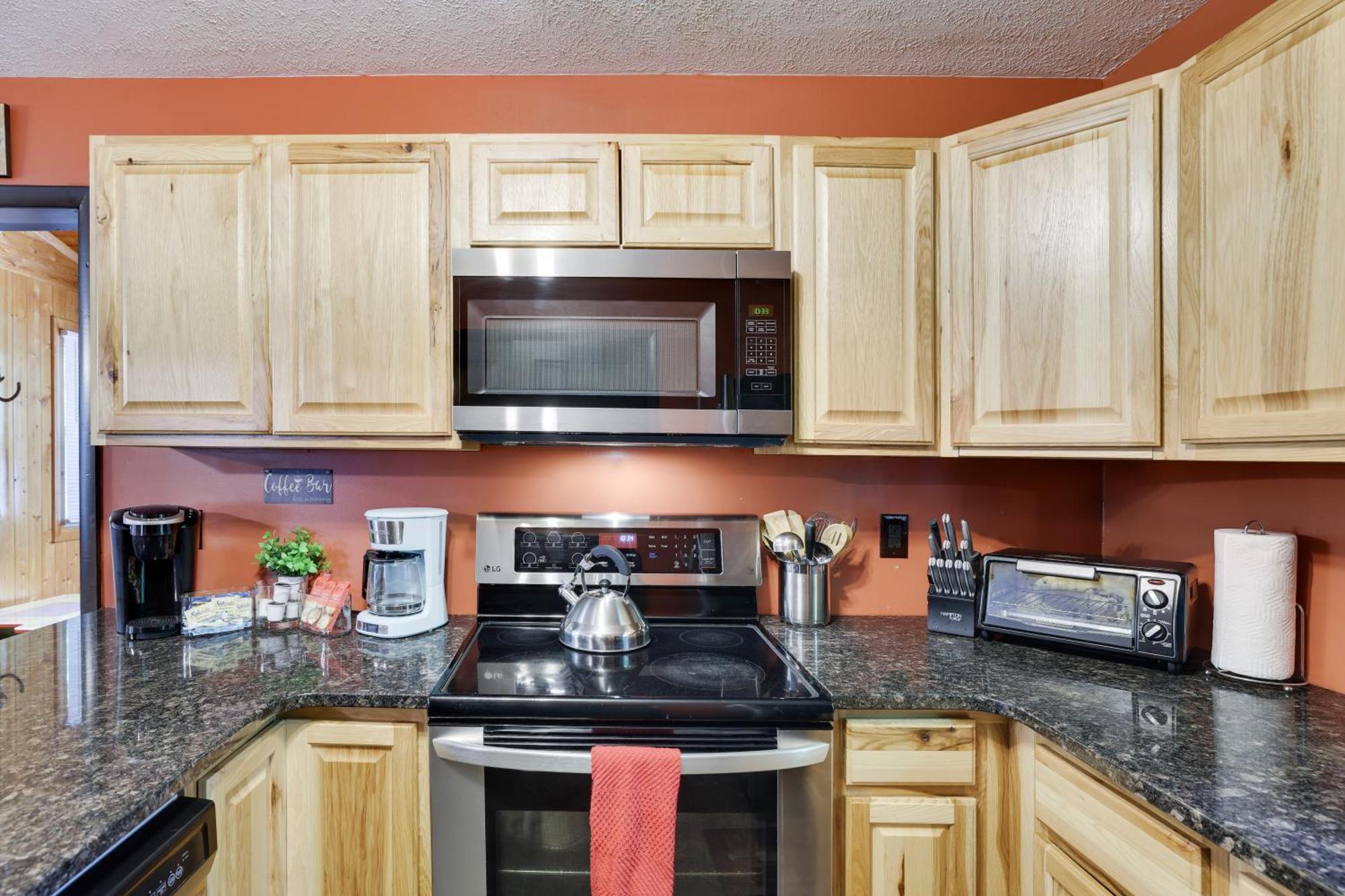 Tobyhanna Chalet Renovated Near Casino, Camelback , Kalahari 4Bdrms Firepit Hot Tub Game Room מראה חיצוני תמונה