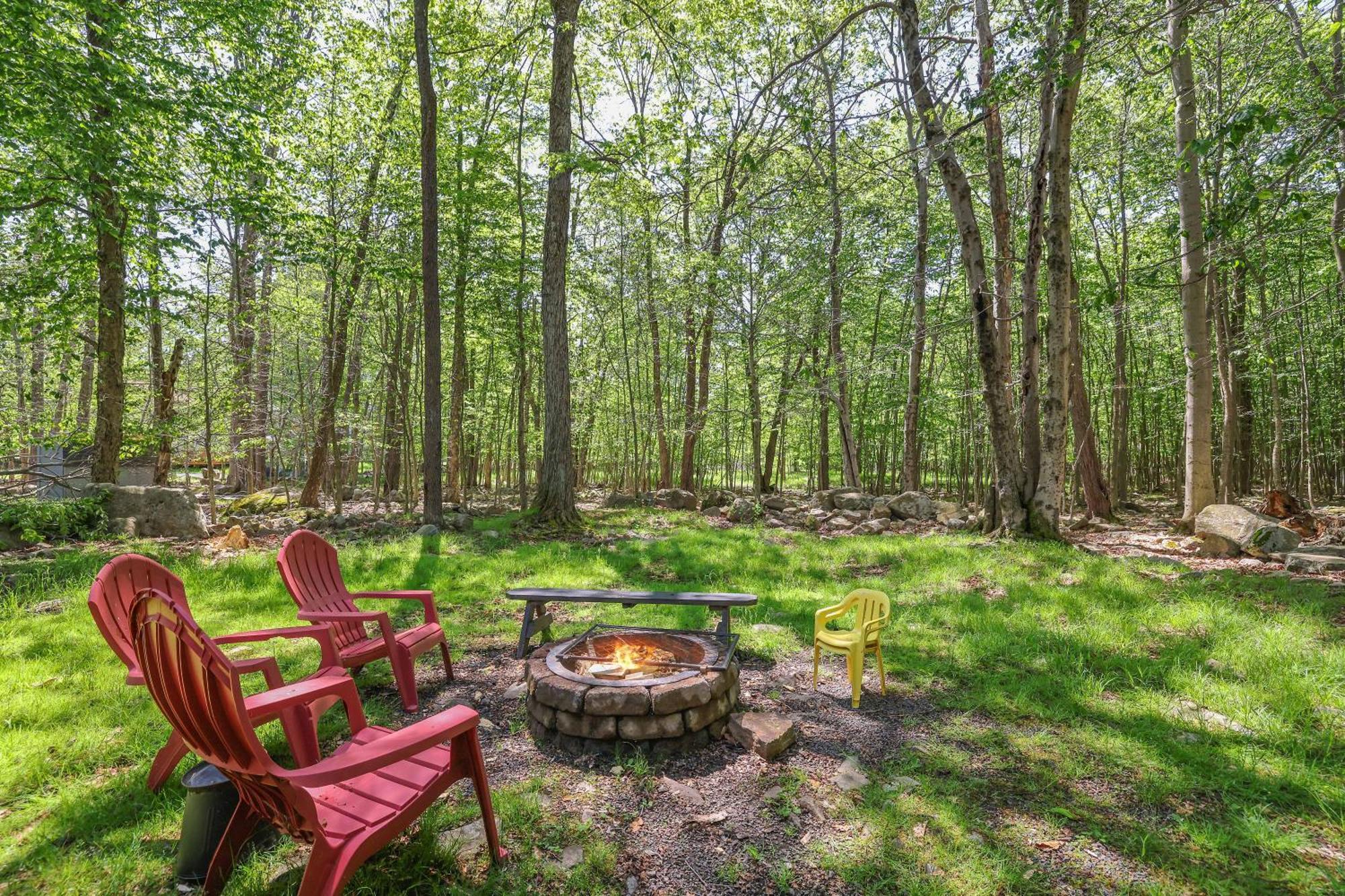Tobyhanna Chalet Renovated Near Casino, Camelback , Kalahari 4Bdrms Firepit Hot Tub Game Room מראה חיצוני תמונה