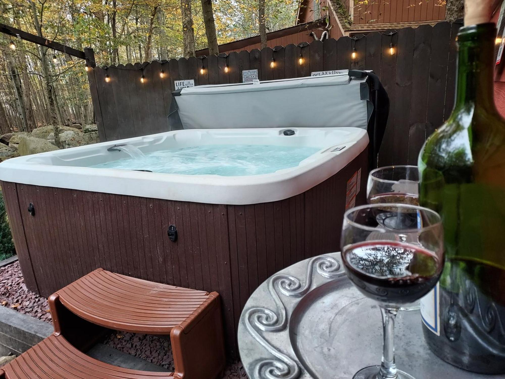 Tobyhanna Chalet Renovated Near Casino, Camelback , Kalahari 4Bdrms Firepit Hot Tub Game Room מראה חיצוני תמונה