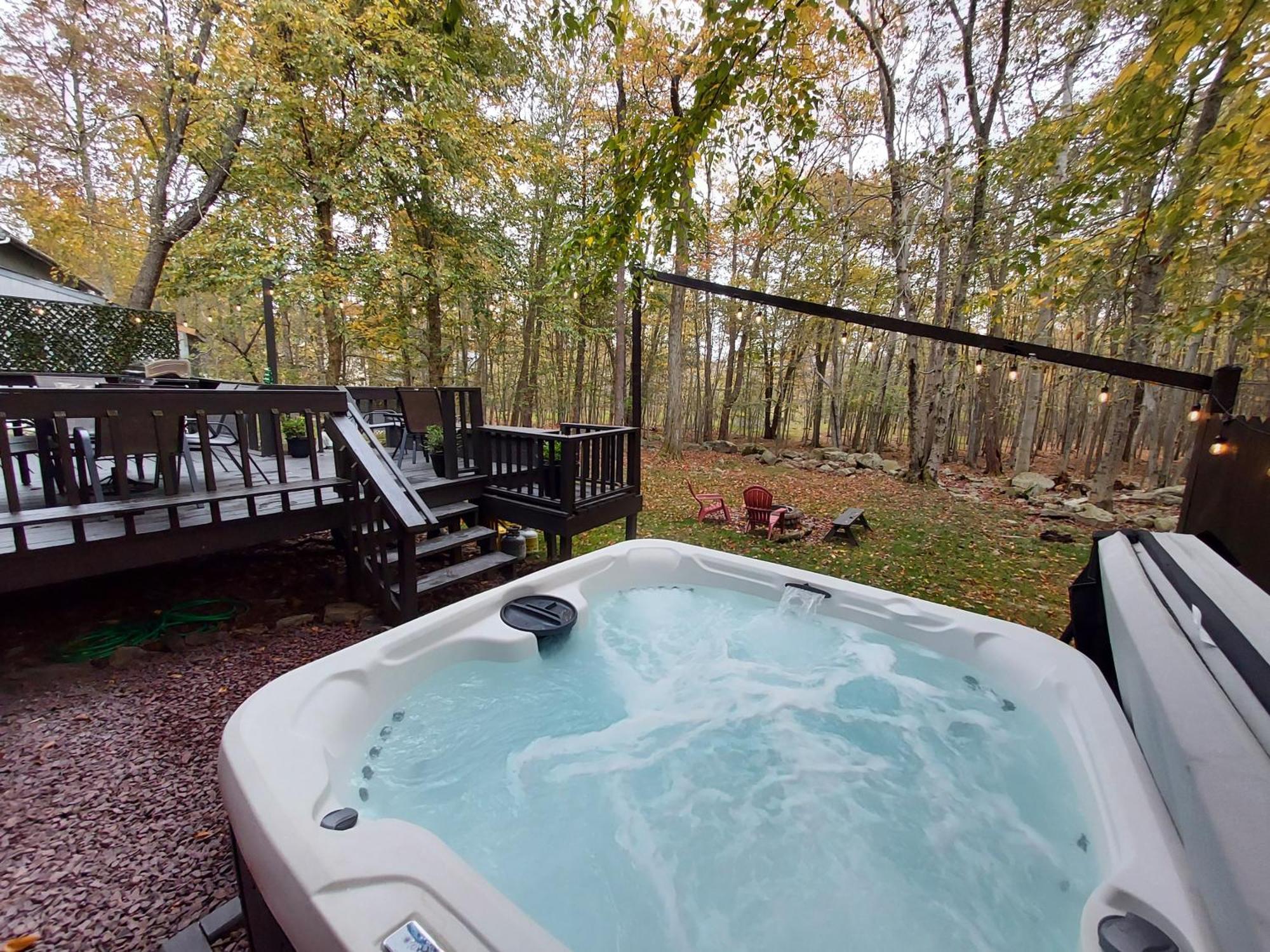 Tobyhanna Chalet Renovated Near Casino, Camelback , Kalahari 4Bdrms Firepit Hot Tub Game Room מראה חיצוני תמונה