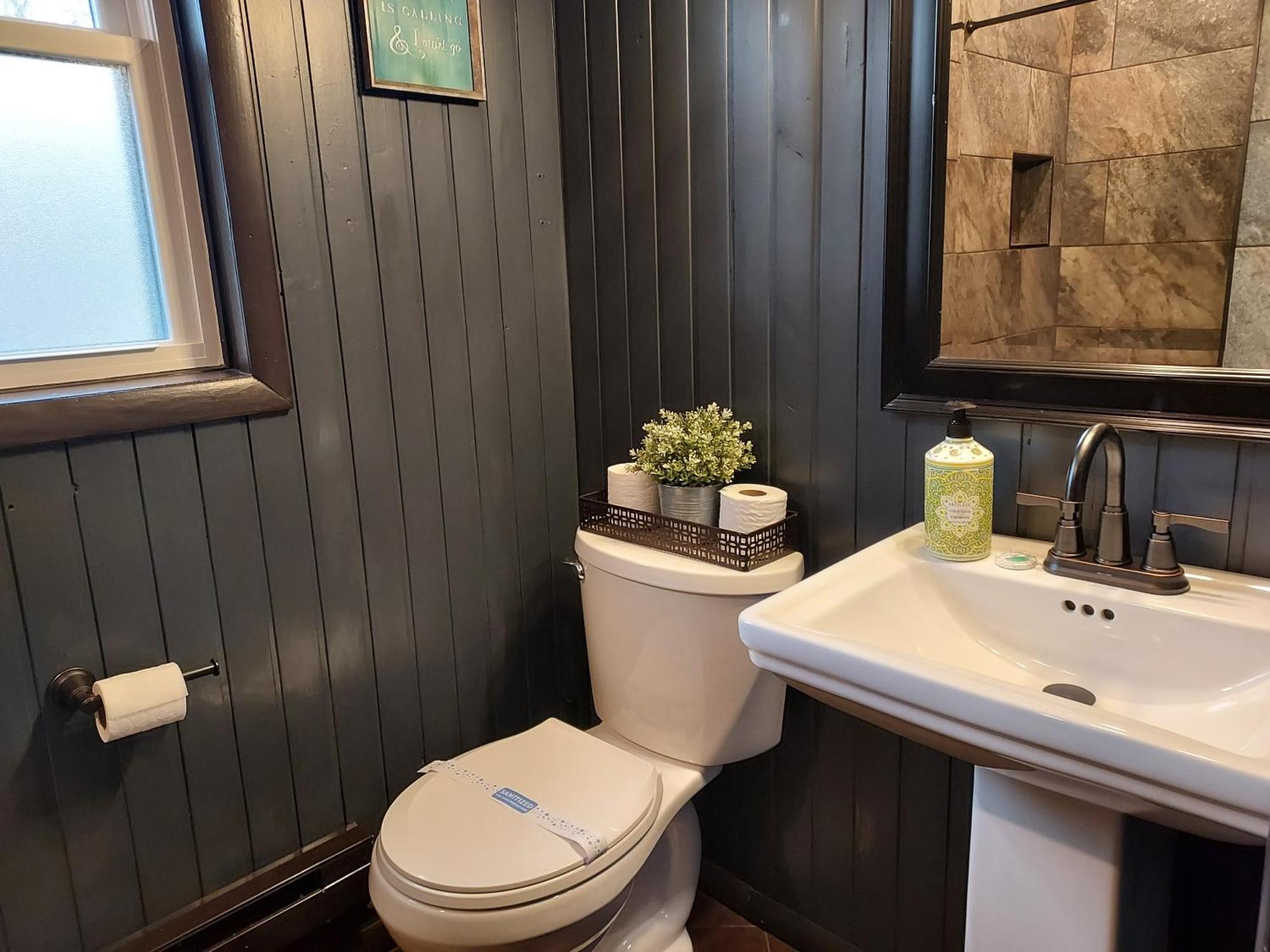 Tobyhanna Chalet Renovated Near Casino, Camelback , Kalahari 4Bdrms Firepit Hot Tub Game Room מראה חיצוני תמונה
